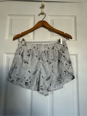 Women’s Light Gray Printed Athletic Running Shorts